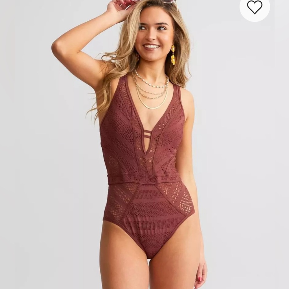 NWOT BECCA Chic Dusty Mauve/Brown Lace Bodysuit.  Size M